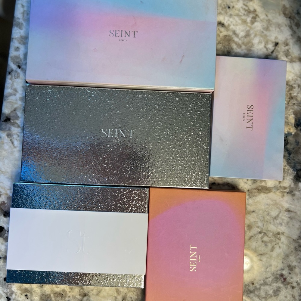 Seint makeup holder (c o m p a c t s)